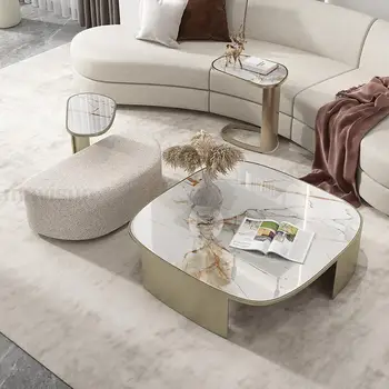 Итальянская светлая роскошная гостиная с каменной плитой, круглый журнальный столик, маленький бытовой выдвижной из нержавеющей стали